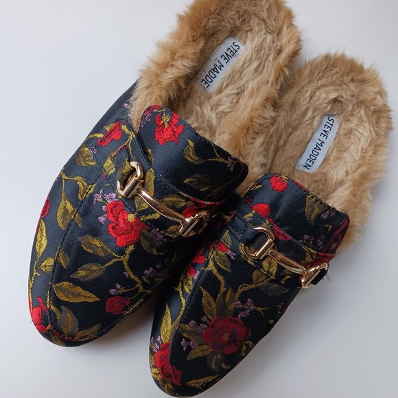 Steve Madden Black with red flowers faux fur lined mules. - Picture 2 of 3